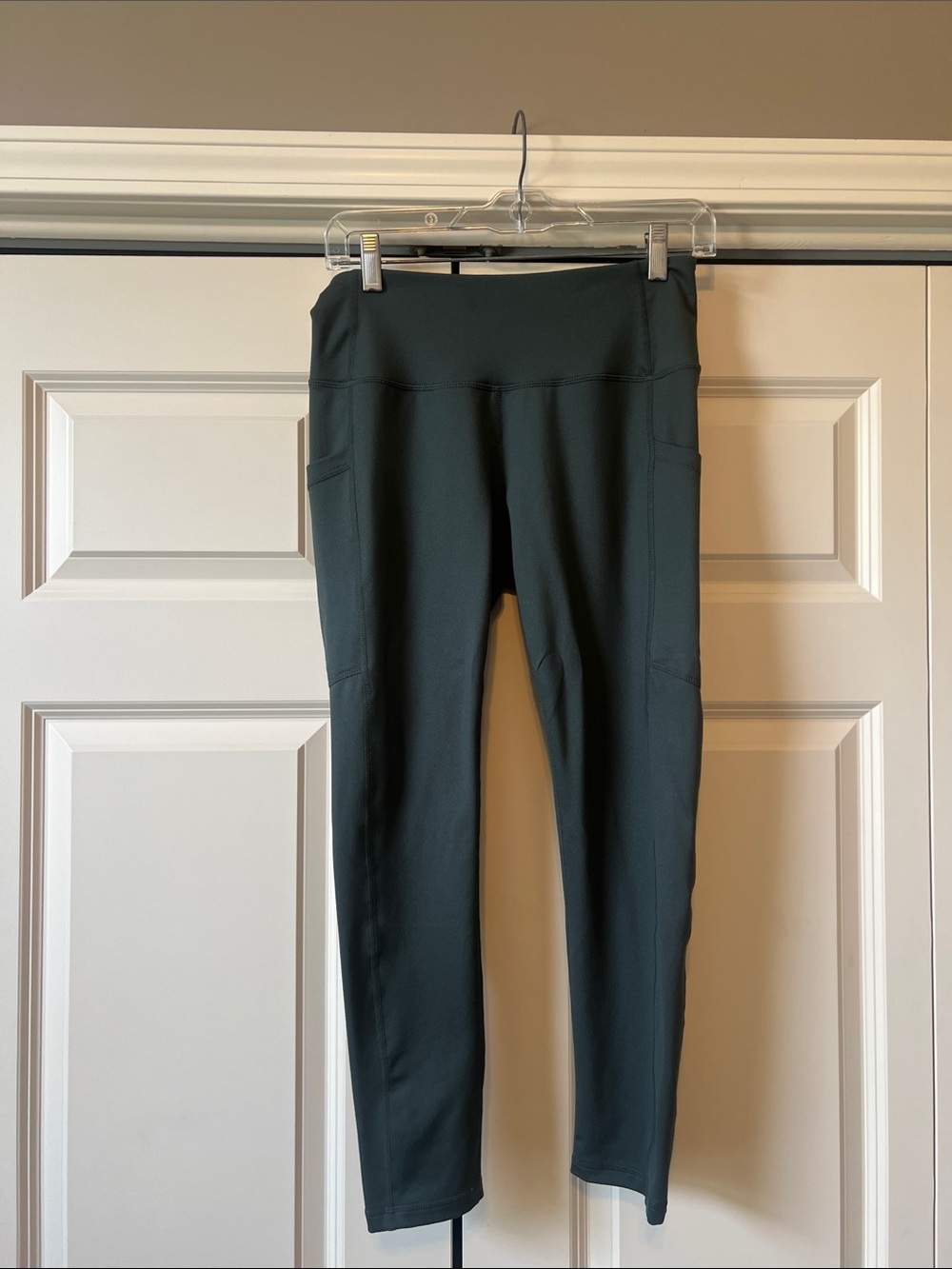 Zella High-Waist Women's Workout Leggings in Dark Green with side pockets